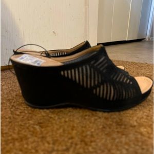 Women’s sandals new - wedge style